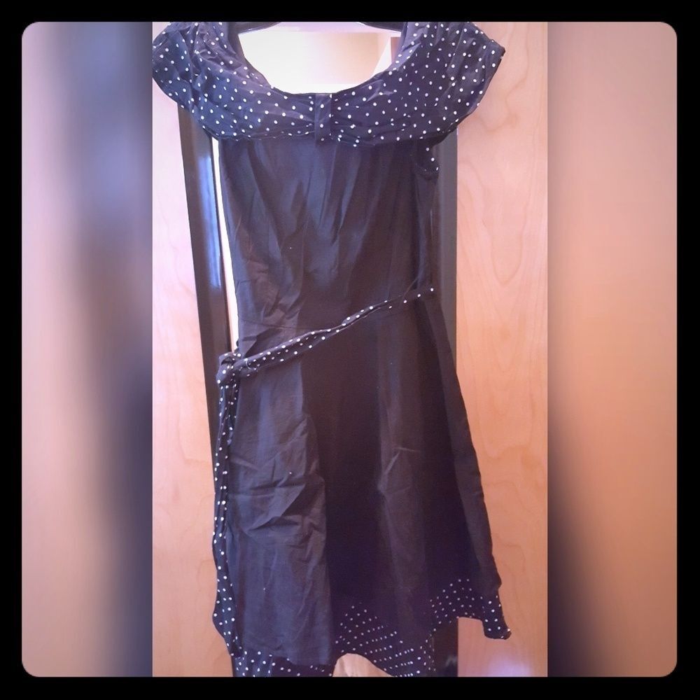 Modcloth Boat neck polka dot accent dress Size Large